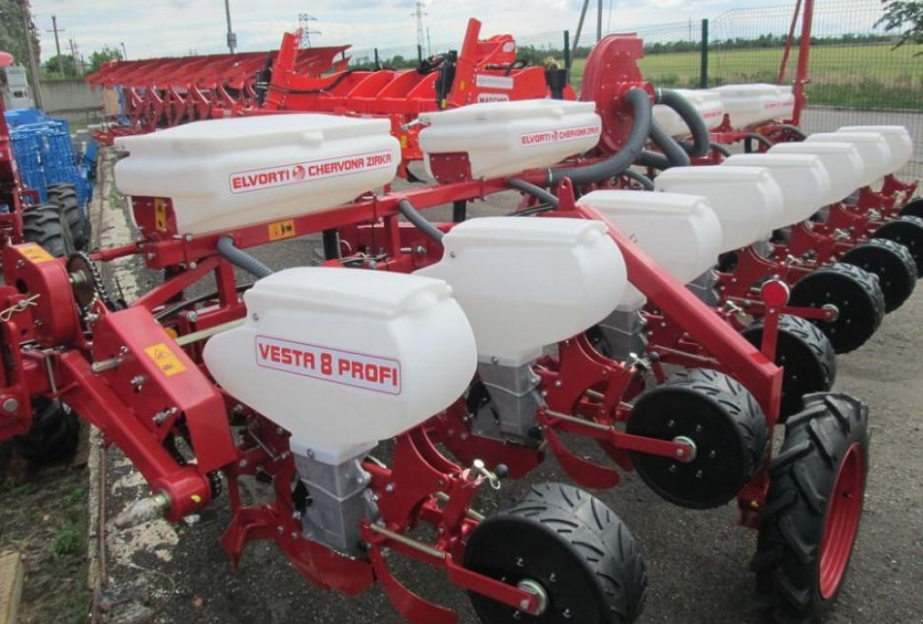 Gareeggenfelder типа CHERVONA ZIRKA Vesta 8 Profi,  в Пологи (Фотография 1)