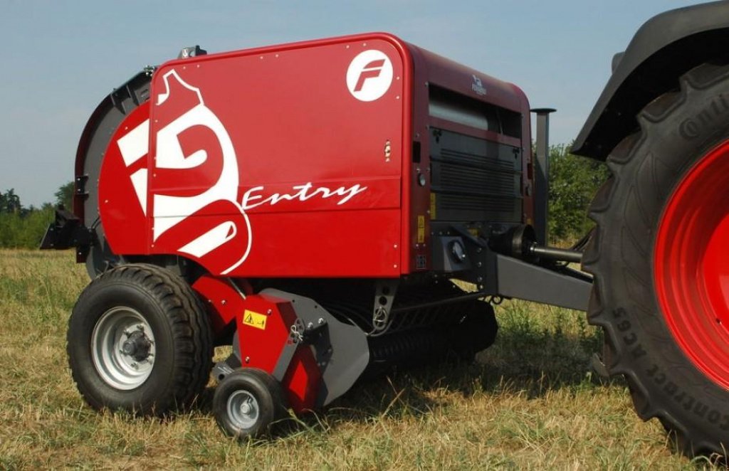 Rundballenpresse typu Feraboli Entry 120,  v Пологи (Obrázek 1)