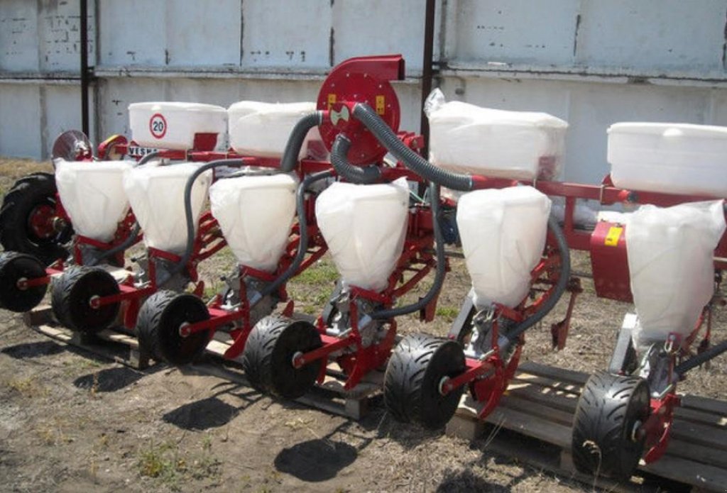 Gareeggenfelder typu CHERVONA ZIRKA Vesta 6 Profi,  v Пологи (Obrázek 4)