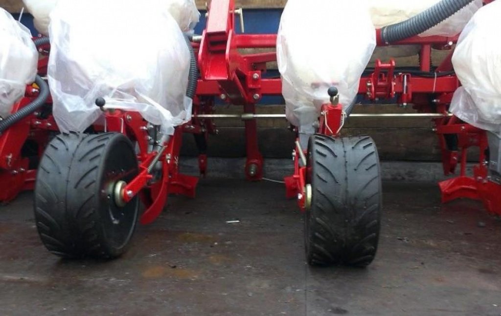 Gareeggenfelder typu CHERVONA ZIRKA Vesta 6 Profi,  v Пологи (Obrázek 2)