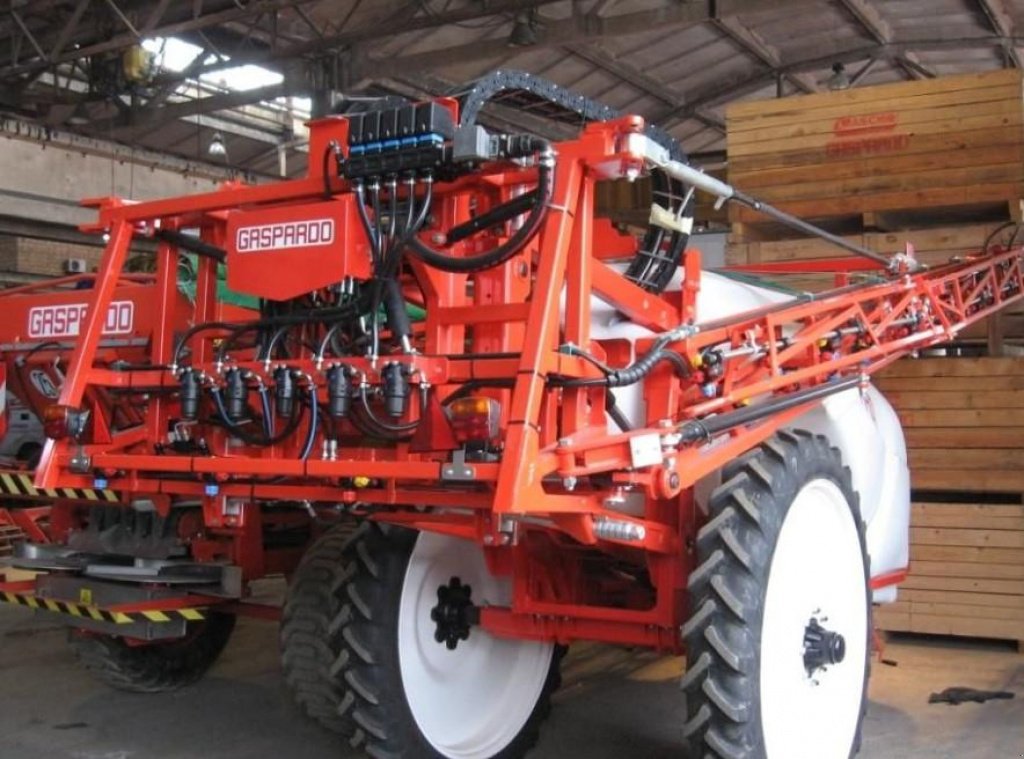 Weinbauspritze typu Nordsten Campo 32,  v Пологи (Obrázek 1)