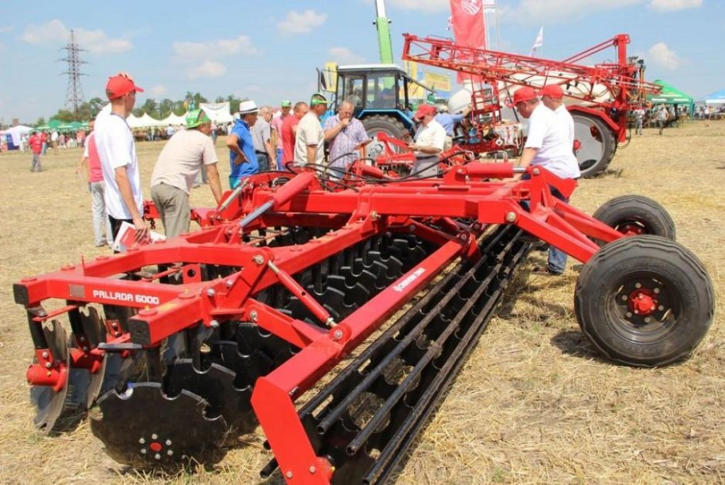 Wiesenegge typu CHERVONA ZIRKA Pallada 6000,  v Пологи (Obrázek 1)