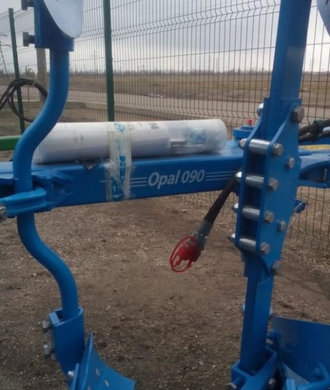 Scheibenpflug typu Lemken Opal 90,  v Пологи (Obrázek 2)