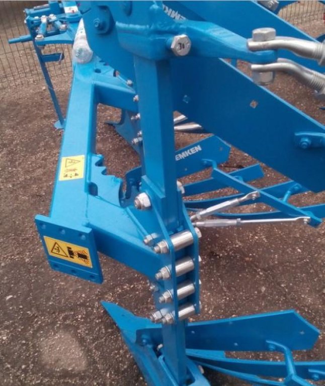 Scheibenpflug typu Lemken Opal 90,  v Пологи (Obrázek 8)