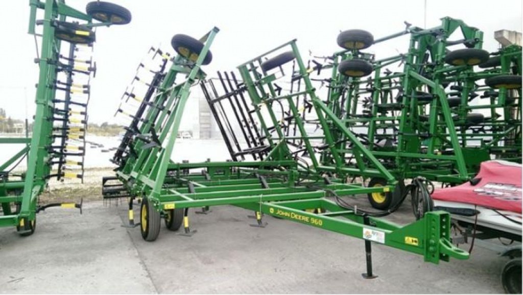 Kartoffelpflegetechnik typu John Deere 960,  v Кіровоград (Obrázek 1)