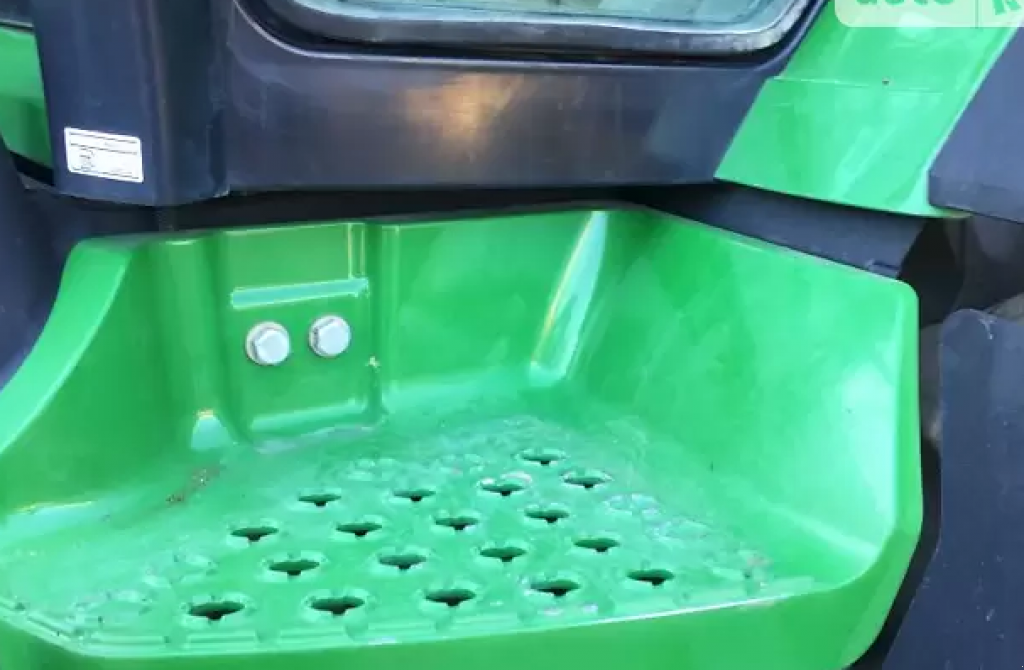 Oldtimer-Traktor typu John Deere 8335R, Neumaschine v Ірпінь (Obrázek 4)