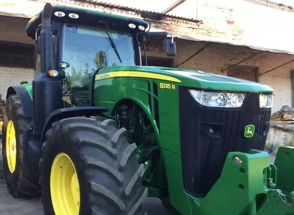 Oldtimer-Traktor a típus John Deere 8335R, Neumaschine ekkor: Ірпінь (Kép 1)