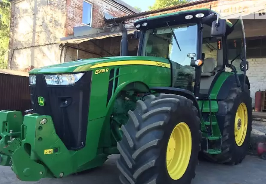 Oldtimer-Traktor typu John Deere 8335R, Neumaschine v Ірпінь (Obrázek 2)