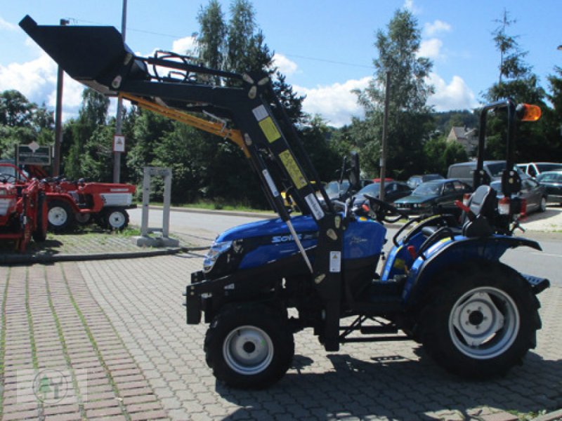 Traktor of the type Solis Kleintraktor SOLIS 26 Traktor Allrad mit Frontlader (inkl. Parallelführung), Neumaschine in Schwarzenberg (Picture 1)