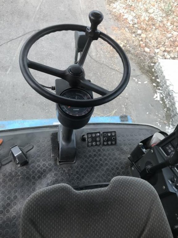 Oldtimer-Mähdrescher des Typs CLAAS Mega 360, Neumaschine in Капітанівка (Bild 6)