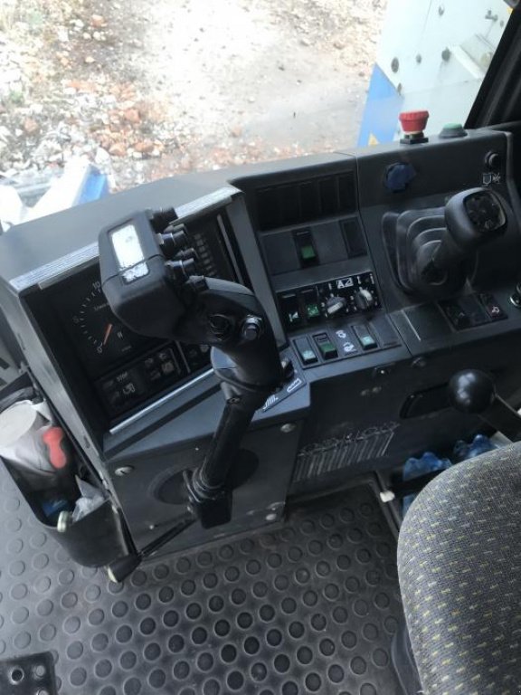 Oldtimer-Mähdrescher des Typs CLAAS Mega 360, Neumaschine in Капітанівка (Bild 5)