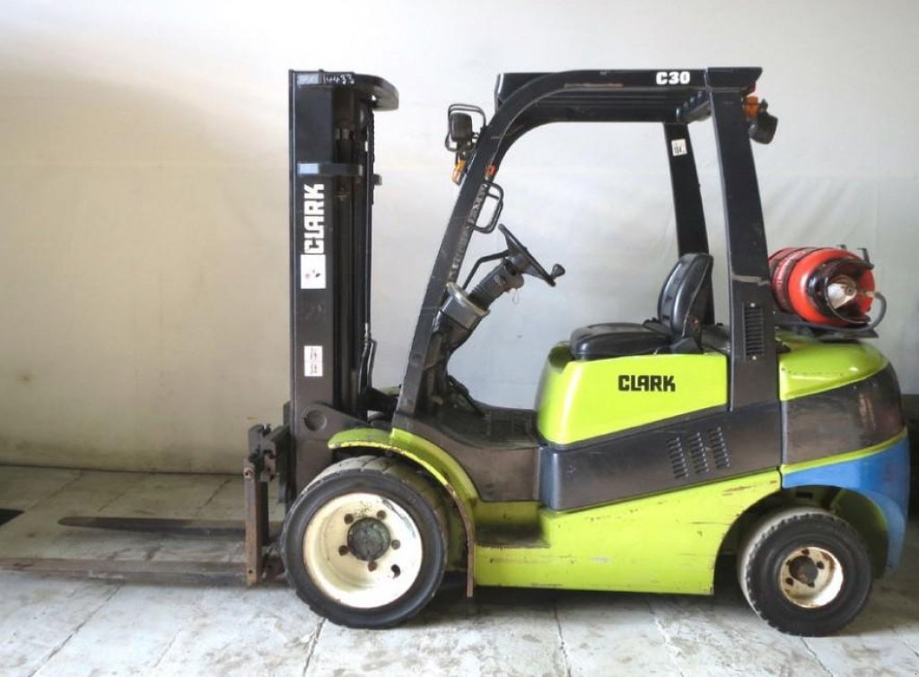 Gabelstapler typu Clark C 30 L,  v Київ (Obrázek 5)