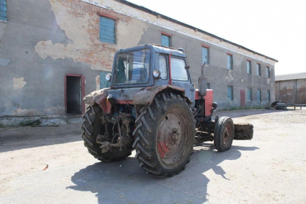 Oldtimer-Traktor του τύπου Belarus Беларус-80, Neumaschine σε Київ (Φωτογραφία 3)