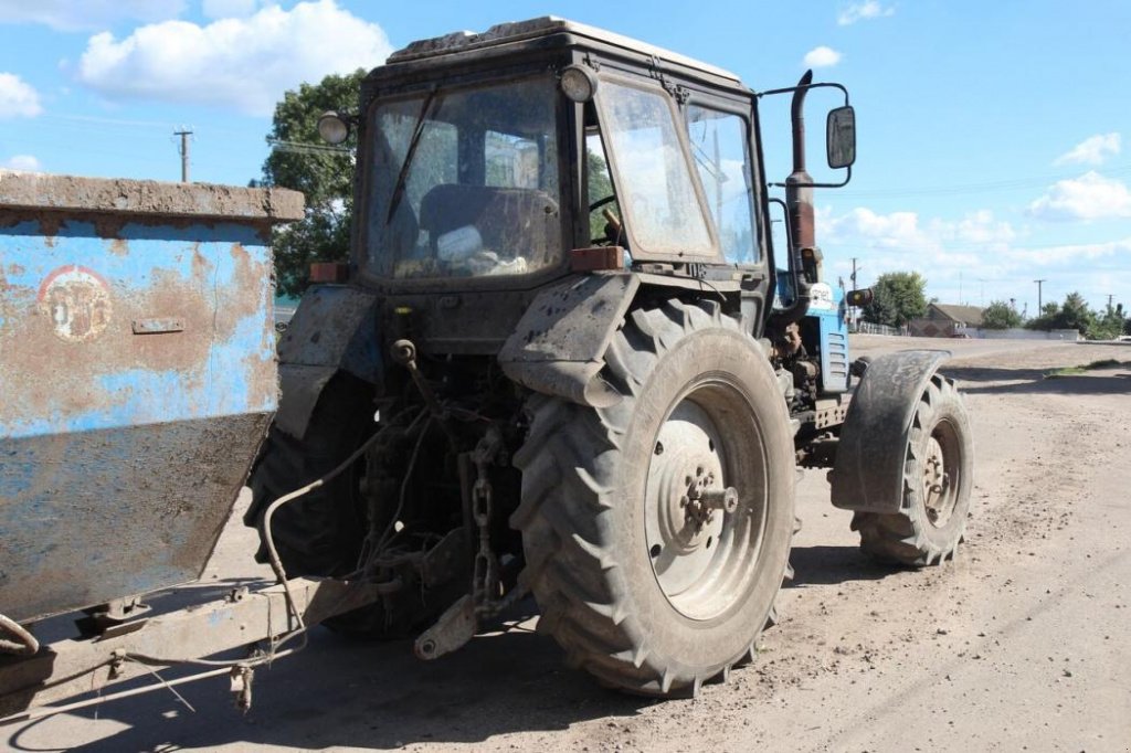 Oldtimer-Traktor des Typs Belarus Беларус-1221.2, Neumaschine in Київ (Bild 3)