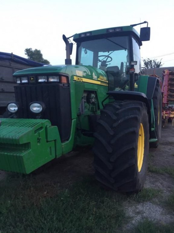Oldtimer-Traktor typu John Deere 8310, Neumaschine v Біла Церква (Obrázek 1)