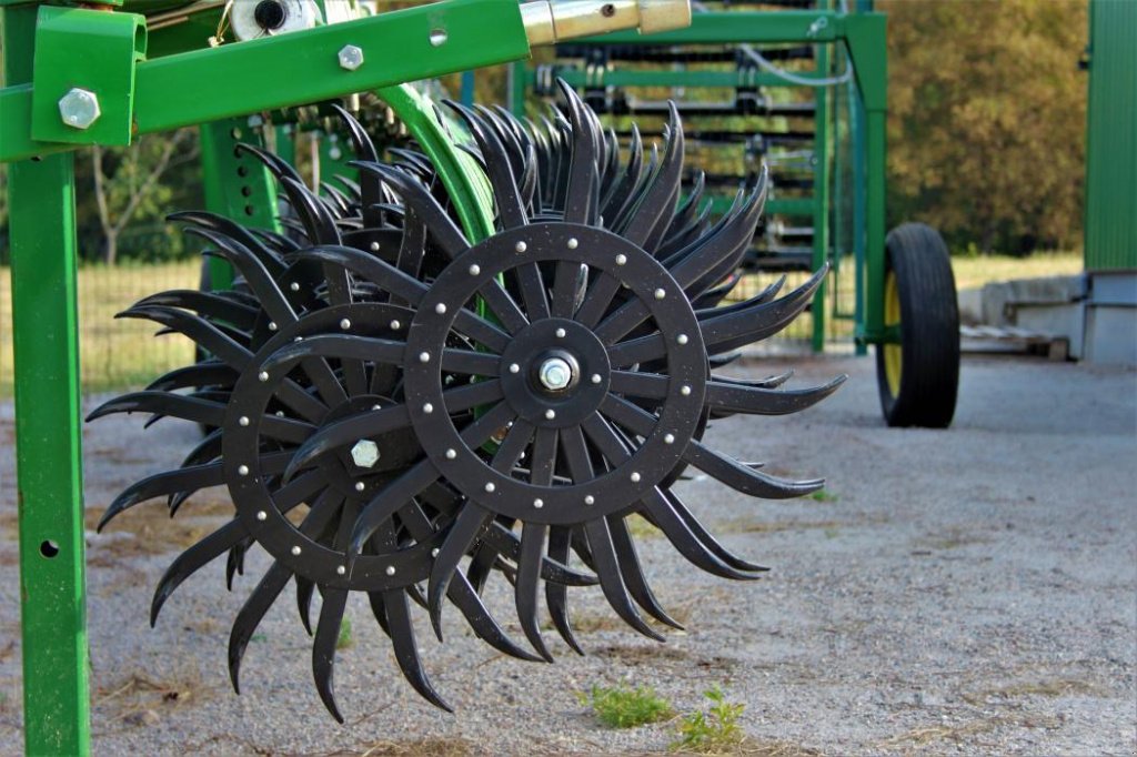 Wiesenegge of the type John Deere 400 / 9,3,  in Кіровоград (Picture 1)