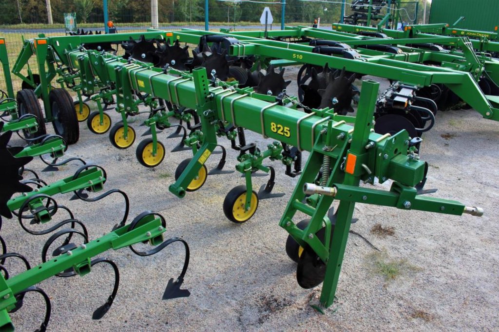 Kartoffelpflegetechnik typu John Deere 825,  v Кіровоград (Obrázek 1)