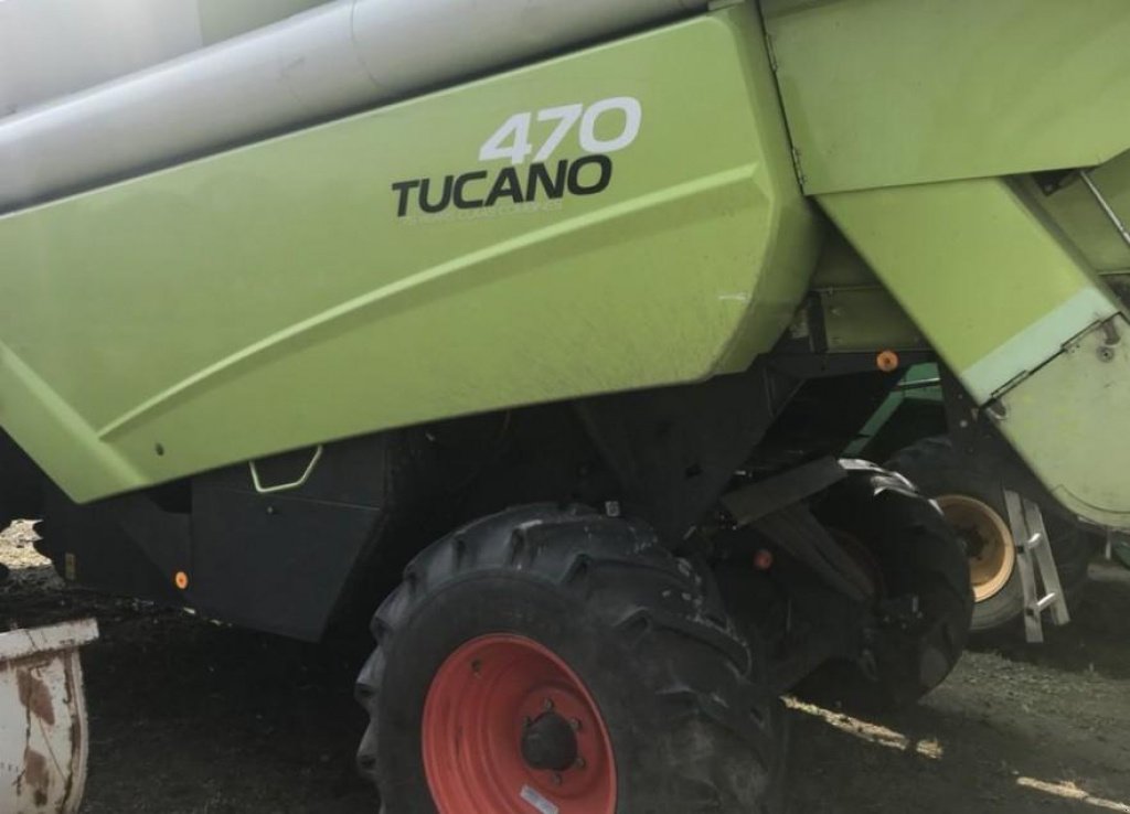 Oldtimer-Mähdrescher des Typs CLAAS Tucano 470, Neumaschine in Київ (Bild 5)