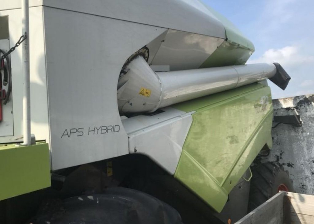 Oldtimer-Mähdrescher des Typs CLAAS Tucano 470, Neumaschine in Київ (Bild 3)