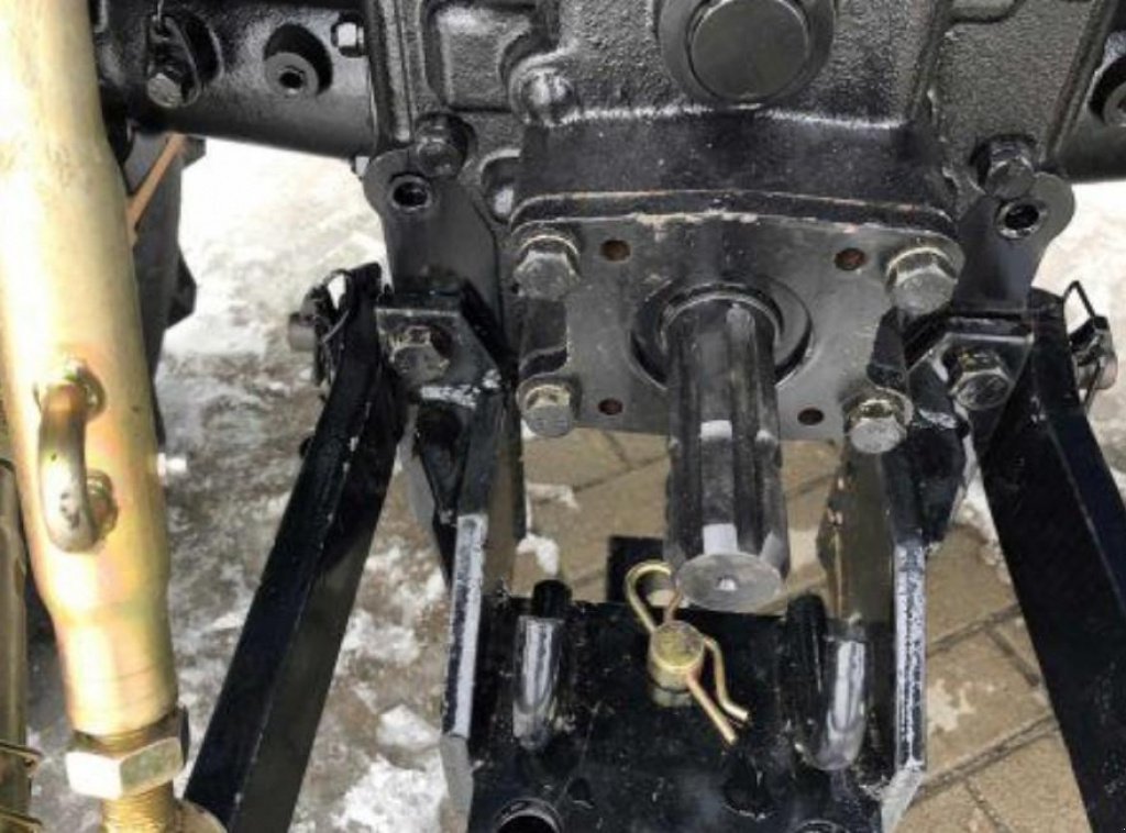 Hopfentraktor a típus Dong Feng DF 244, Neumaschine ekkor: Київ (Kép 2)