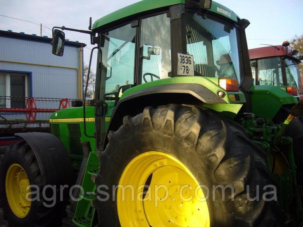 Oldtimer-Traktor des Typs John Deere 6910, Neumaschine in Горохів (Bild 5)