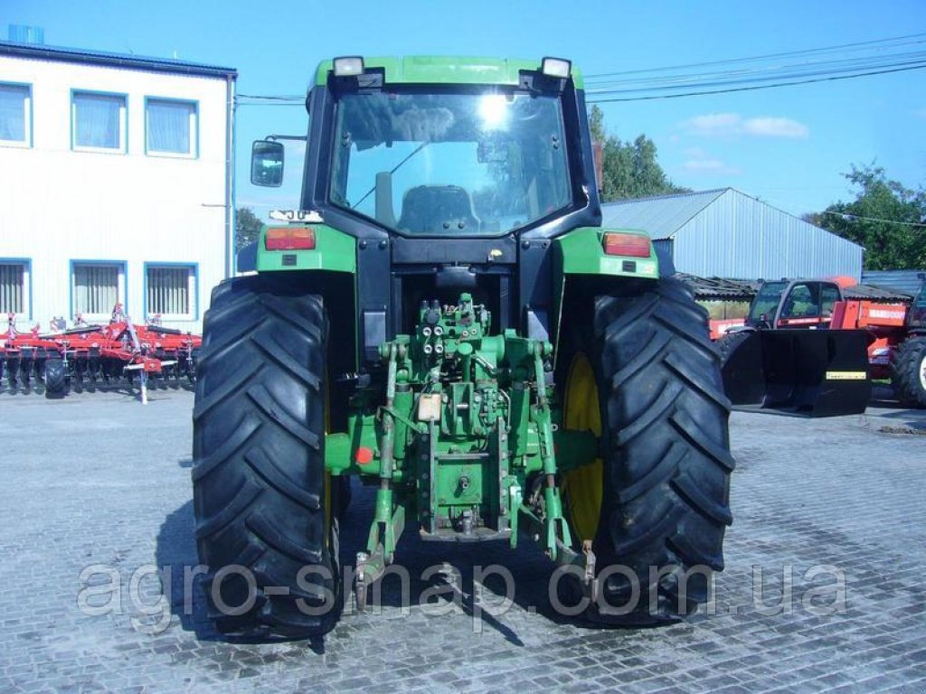 Oldtimer-Traktor des Typs John Deere 6800, Neumaschine in Горохів (Bild 7)