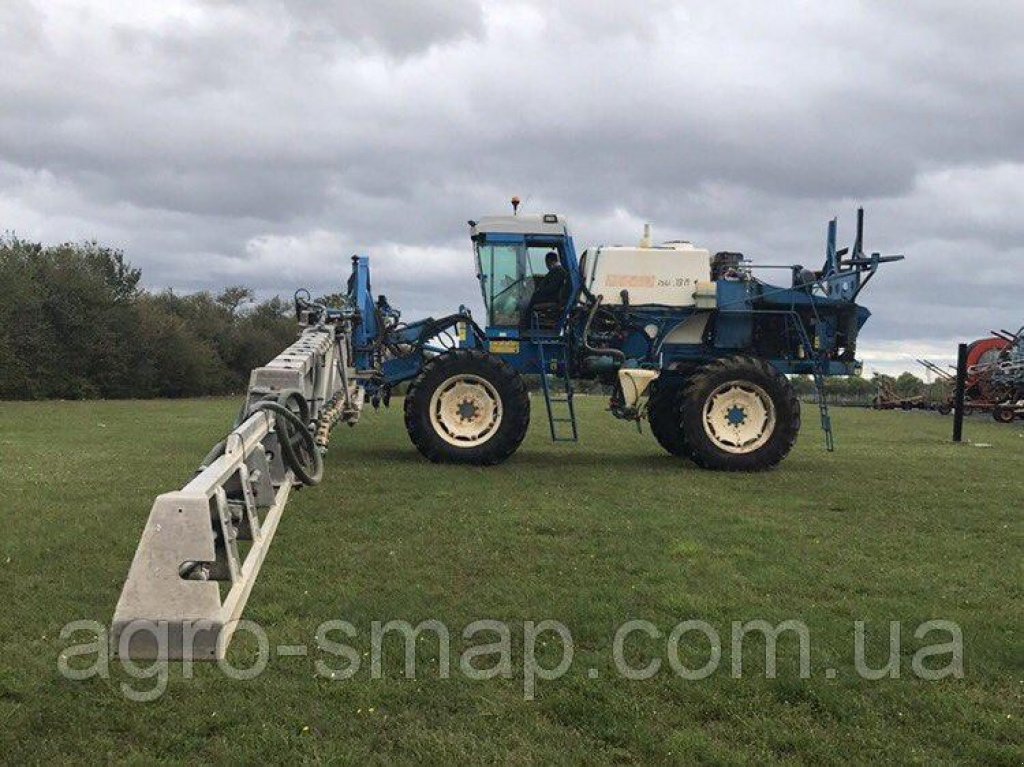 Selbstfahrspritze typu Matrot M44D 3750,  v Горохів (Obrázek 10)