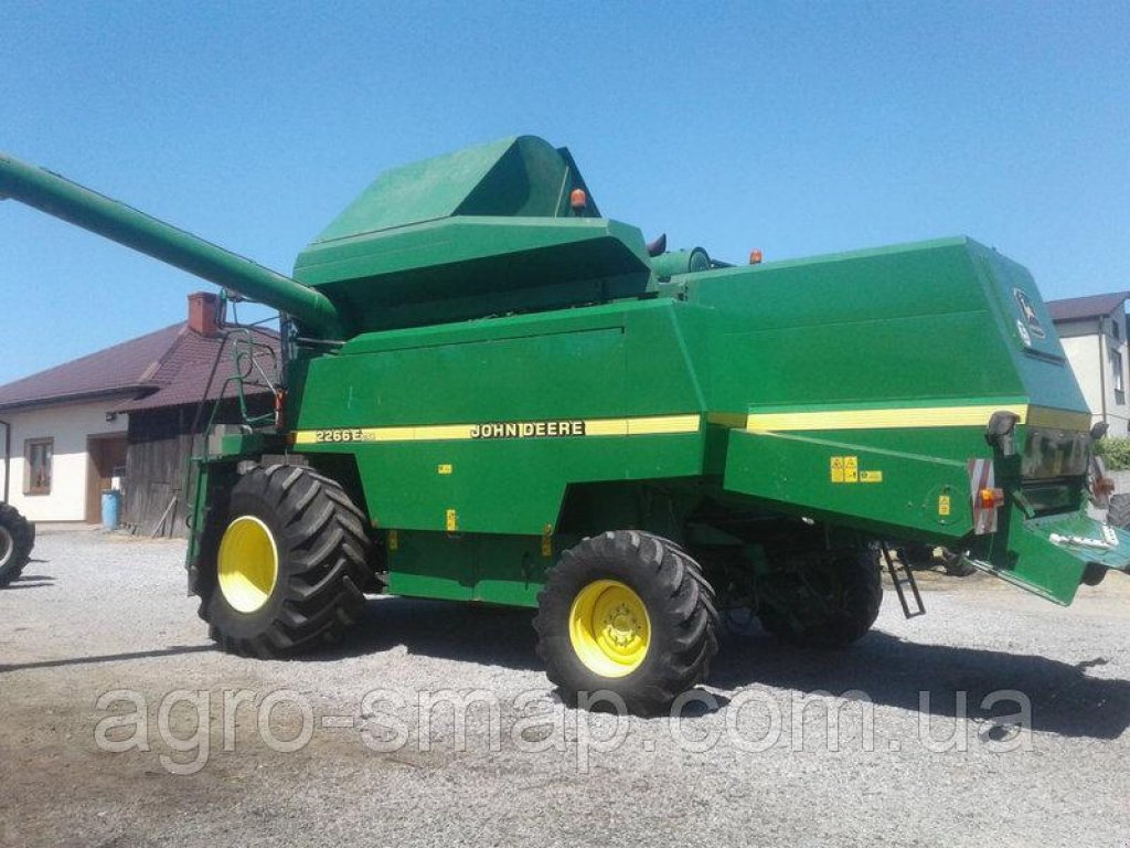 Oldtimer-Mähdrescher des Typs John Deere 2266 Extra, Neumaschine in Горохів (Bild 9)