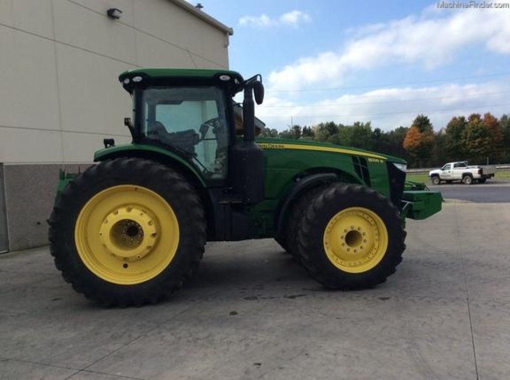 Oldtimer-Traktor typu John Deere 8335R, Neumaschine v Не обрано (Obrázek 3)