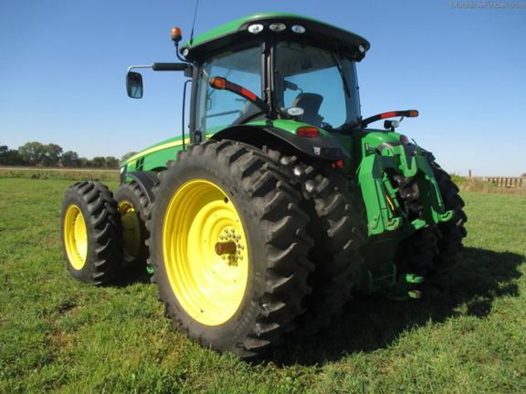 Oldtimer-Traktor a típus John Deere 8335R, Neumaschine ekkor: Не обрано (Kép 2)