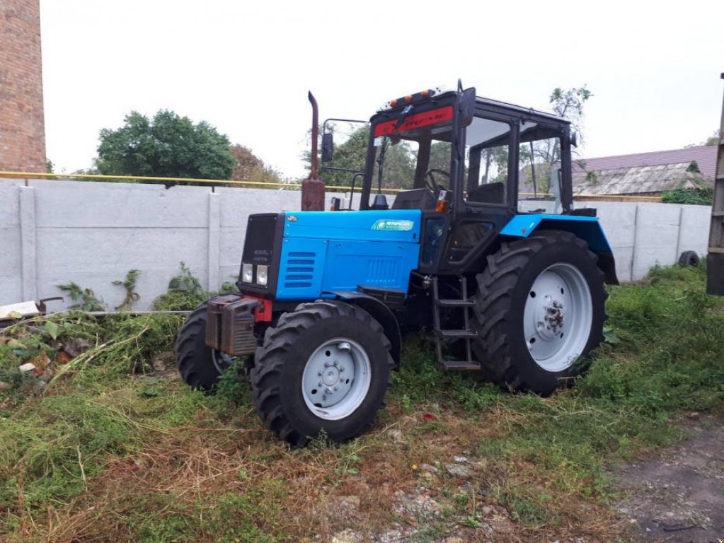 Oldtimer-Traktor of the type Belarus Беларус-920, Neumaschine in Черкаси (Picture 1)