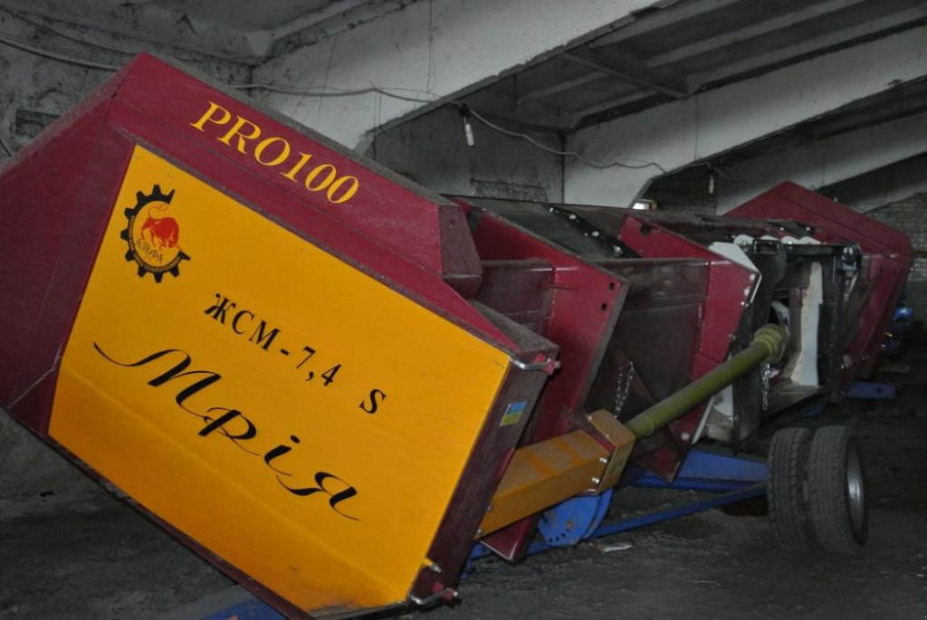 Oldtimer-Mähdrescher tipa Versatile Acros 595 Plus, Neumaschine u Харків (Slika 2)