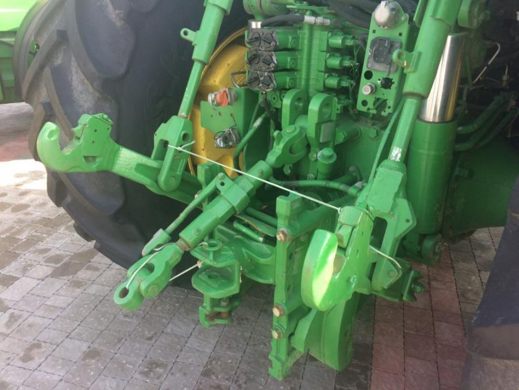 Oldtimer-Traktor des Typs John Deere 8430, Neumaschine in Рівне (Bild 9)