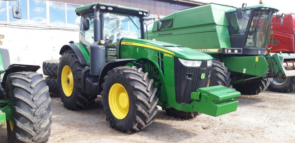 Oldtimer-Traktor typu John Deere 8335R, Neumaschine v Рівне (Obrázek 2)