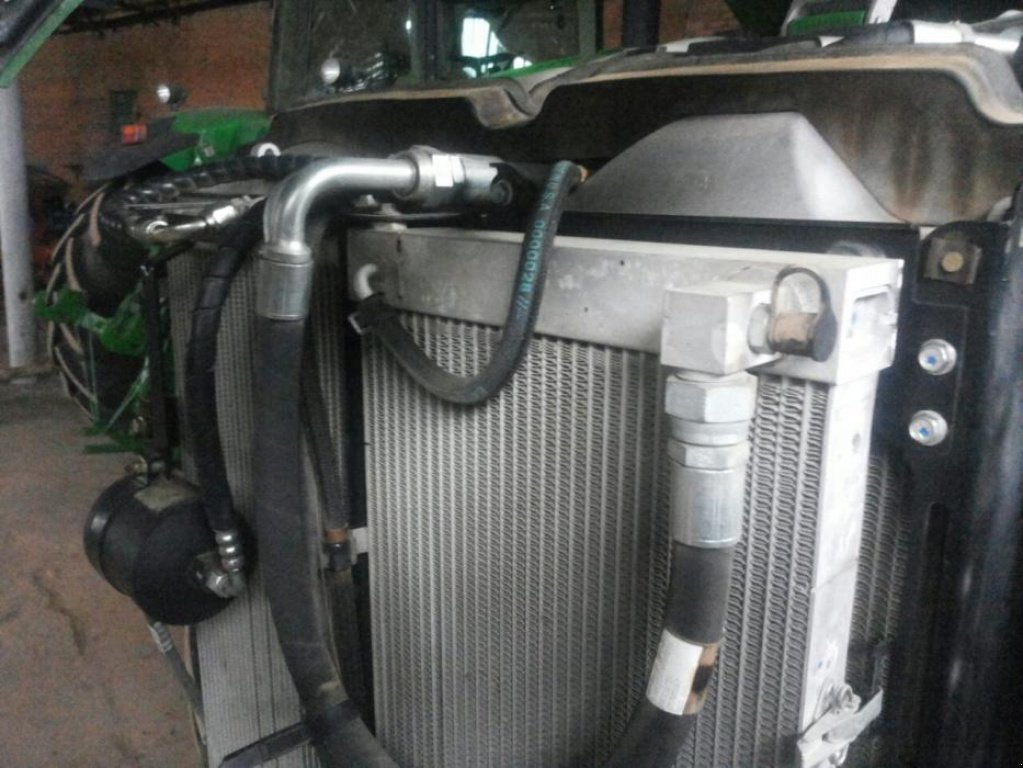 Oldtimer-Traktor typu John Deere 8335R, Neumaschine v Рівне (Obrázek 9)