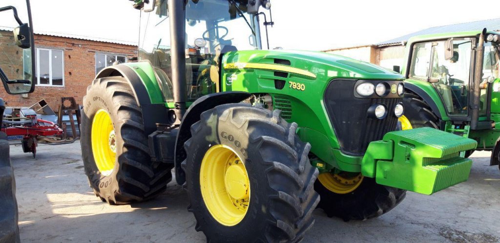 Oldtimer-Traktor a típus John Deere 7930, Neumaschine ekkor: Рівне (Kép 1)