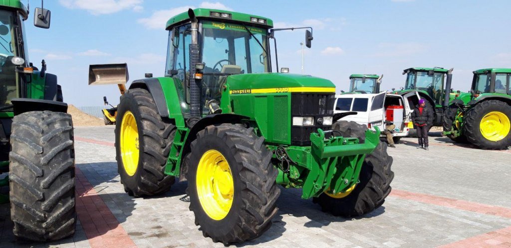 Oldtimer-Traktor a típus John Deere 7710, Neumaschine ekkor: Рівне (Kép 1)
