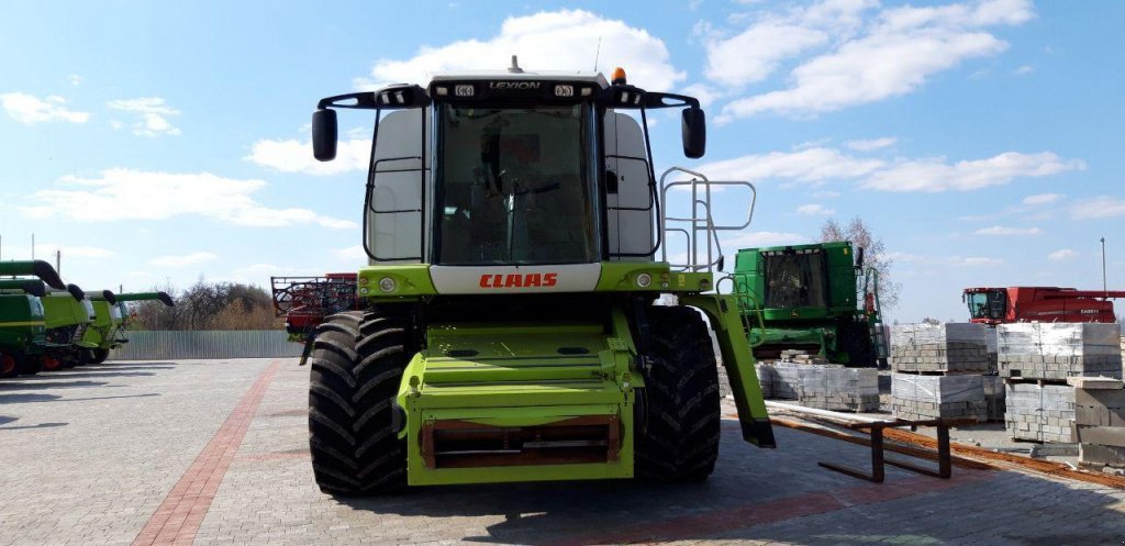 Oldtimer-Mähdrescher des Typs CLAAS Lexion 580, Neumaschine in Рівне (Bild 5)