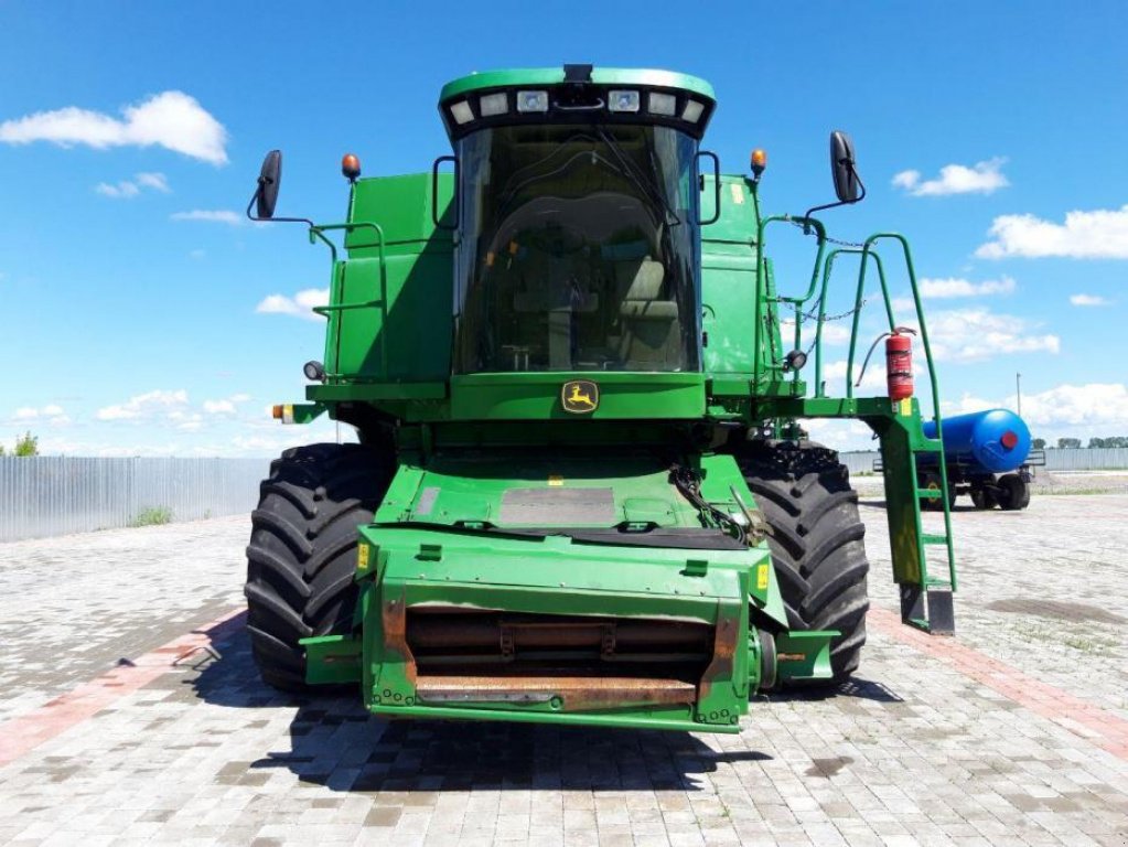 Oldtimer-Mähdrescher des Typs John Deere 9660i WTS, Neumaschine in Рівне (Bild 4)