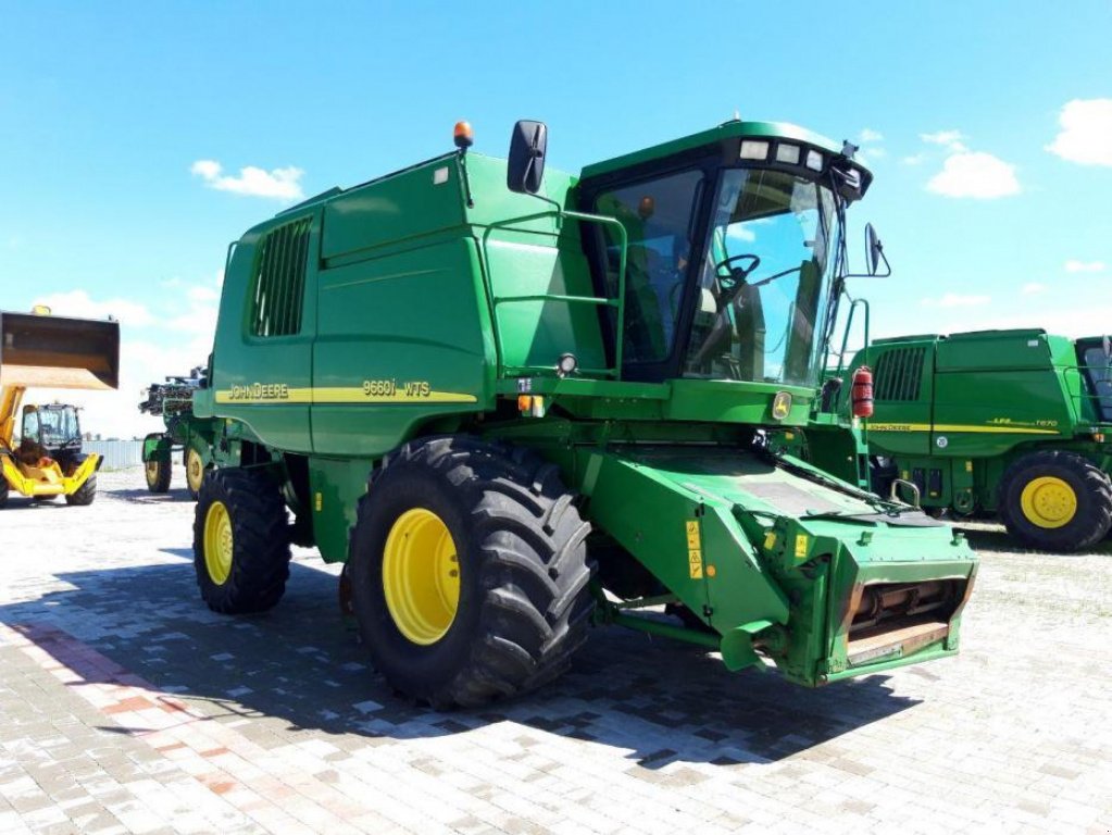 Oldtimer-Mähdrescher des Typs John Deere 9660i WTS, Neumaschine in Рівне (Bild 1)