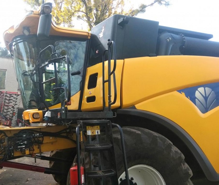 Oldtimer-Mähdrescher a típus New Holland CX8080, Neumaschine ekkor: Львів (Kép 9)