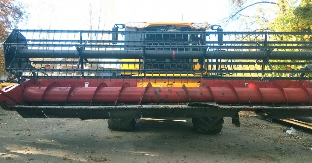 Oldtimer-Mähdrescher a típus New Holland CX8080, Neumaschine ekkor: Львів (Kép 1)