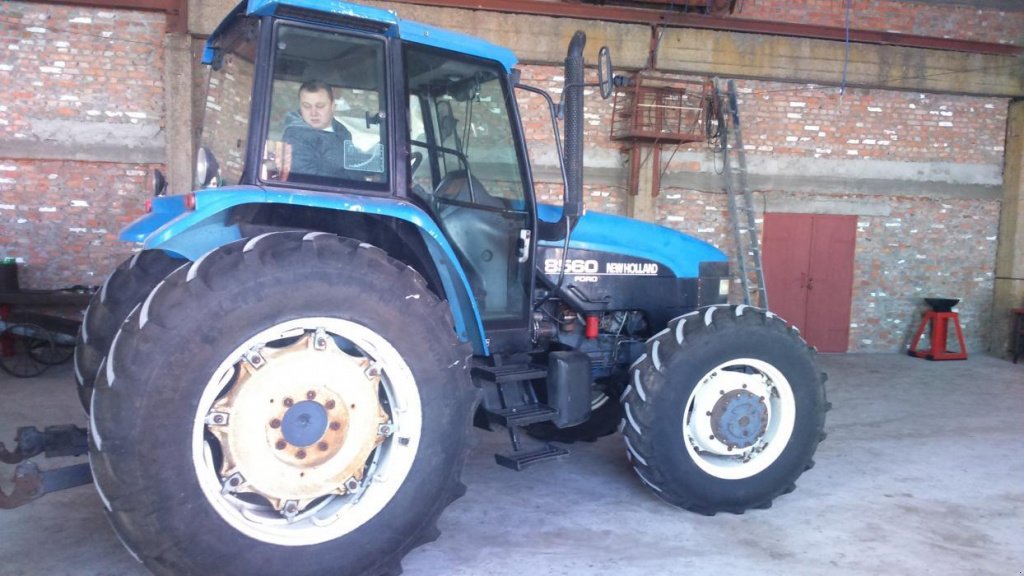 Oldtimer-Traktor of the type New Holland 8560, Neumaschine in Подворки (Picture 11)