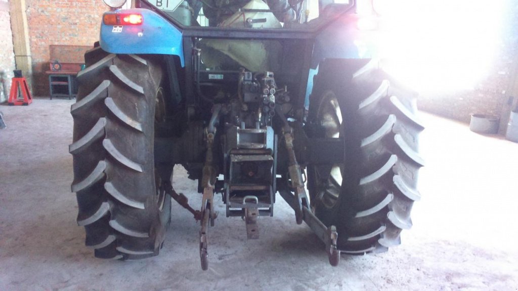 Oldtimer-Traktor tipa New Holland 8560, Neumaschine u Подворки (Slika 2)