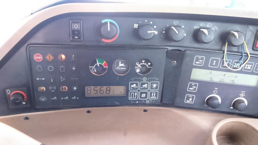 Oldtimer-Traktor typu John Deere 8400, Gebrauchtmaschine v Подворки (Obrázek 7)