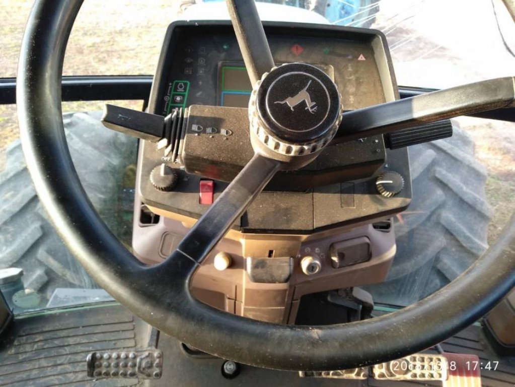 Oldtimer-Traktor typu John Deere 7800, Neumaschine v Локачі (Obrázek 9)