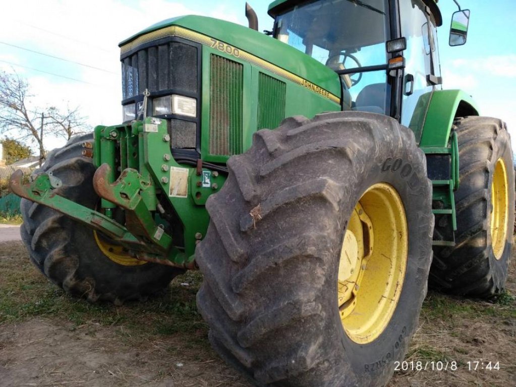 Oldtimer-Traktor typu John Deere 7800, Neumaschine v Локачі (Obrázek 1)