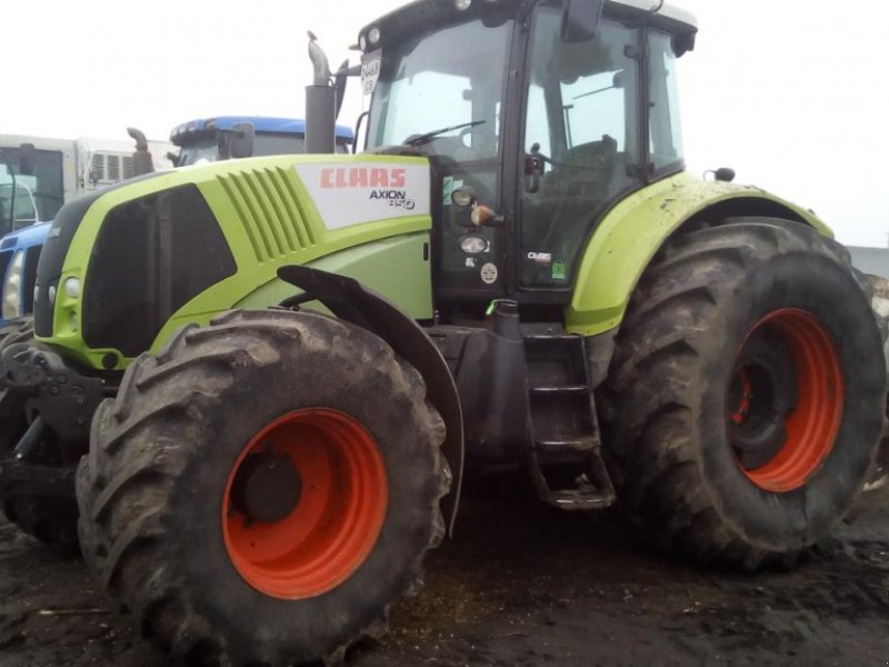 Oldtimer-Traktor of the type CLAAS Axion 850, Neumaschine in Бахмач (Picture 1)
