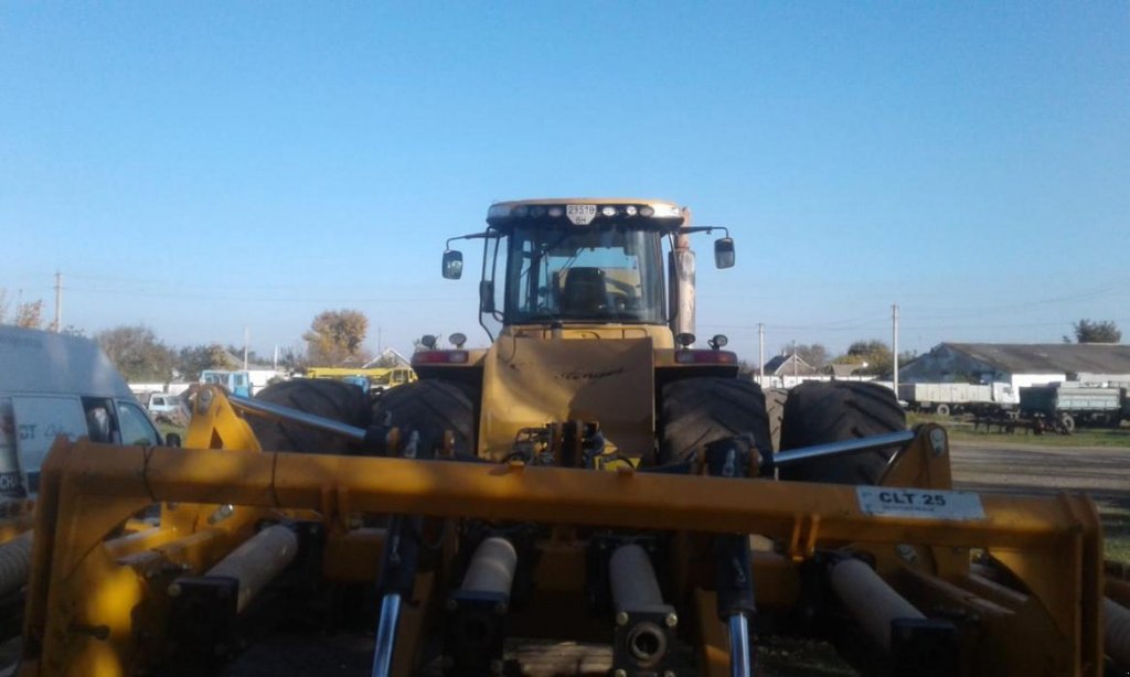 Oldtimer-Traktor typu CHALLENGER MT975, Neumaschine v Одеса (Obrázek 7)