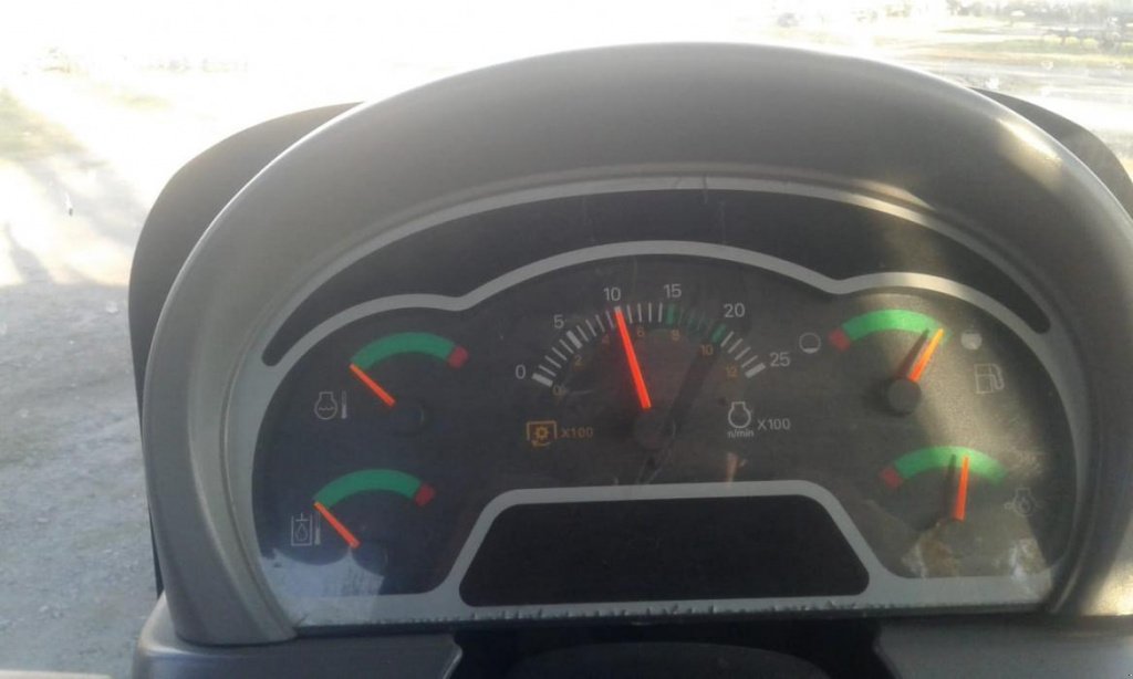 Oldtimer-Traktor typu CHALLENGER MT975, Neumaschine v Одеса (Obrázek 4)